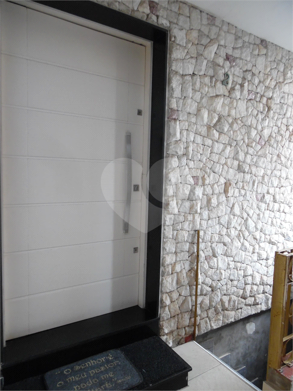 VENDE CASA DE 4 QUARTOS COM 2 SUÍTES, LAREIRA, 3 VAGAS DE GARAGEM NA VILA GUILHERME
