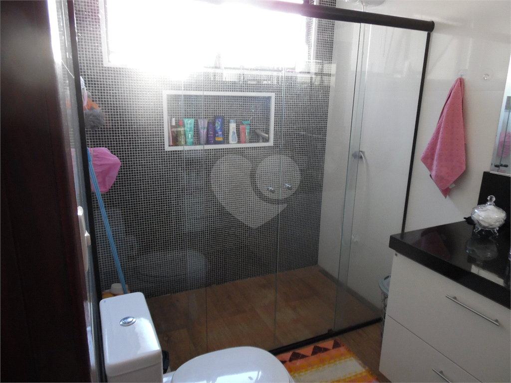 VENDE CASA DE 4 QUARTOS COM 2 SUÍTES, LAREIRA, 3 VAGAS DE GARAGEM NA VILA GUILHERME