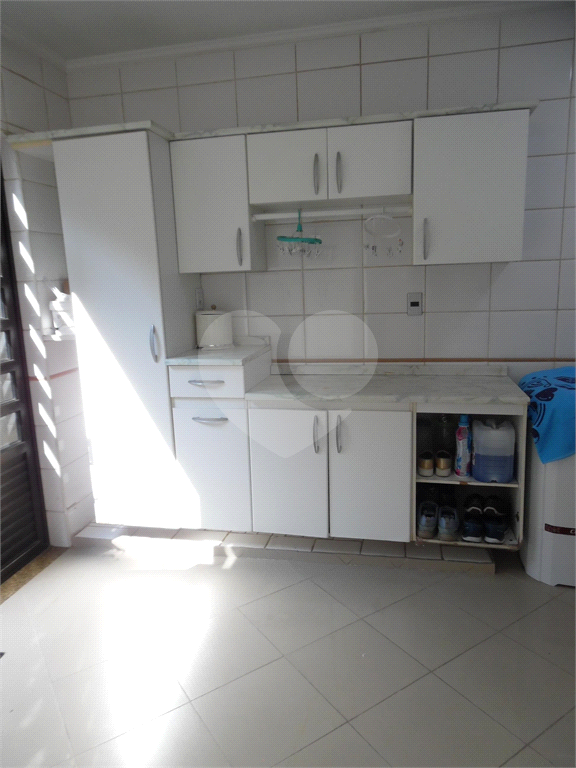 VENDE CASA DE 4 QUARTOS COM 2 SUÍTES, LAREIRA, 3 VAGAS DE GARAGEM NA VILA GUILHERME
