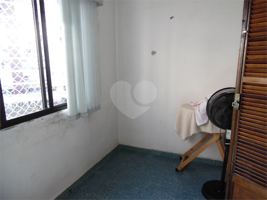 VENDE CASA DE 4 QUARTOS COM 2 SUÍTES, LAREIRA, 3 VAGAS DE GARAGEM NA VILA GUILHERME