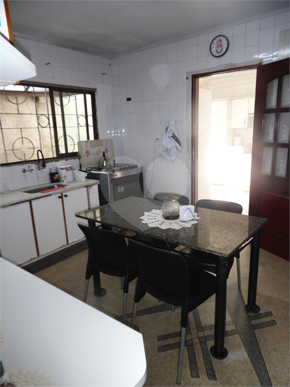 VENDE CASA DE 4 QUARTOS COM 2 SUÍTES, LAREIRA, 3 VAGAS DE GARAGEM NA VILA GUILHERME