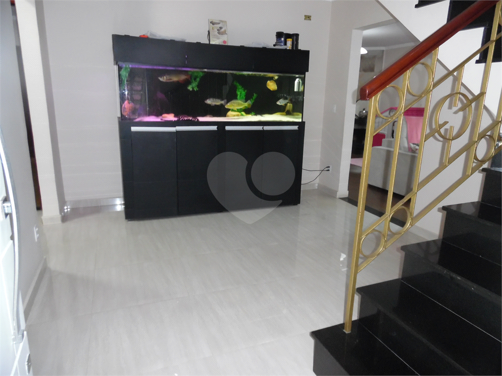 VENDE CASA DE 4 QUARTOS COM 2 SUÍTES, LAREIRA, 3 VAGAS DE GARAGEM NA VILA GUILHERME