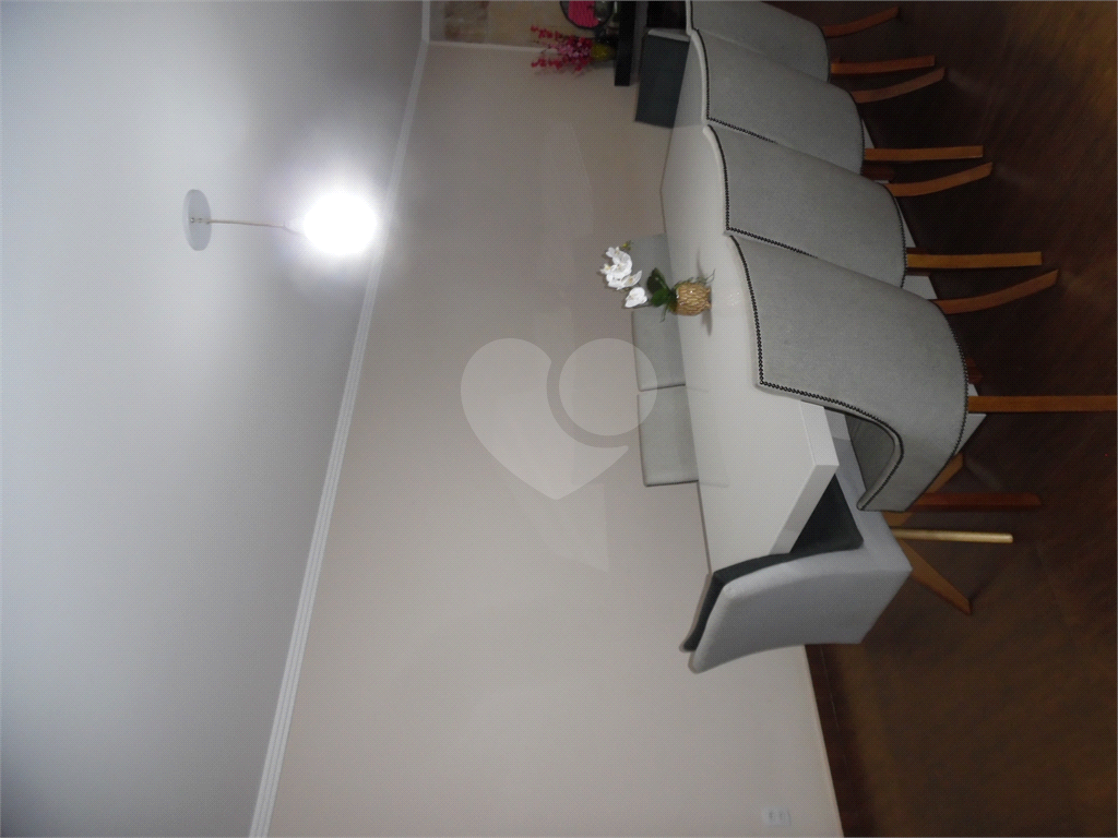 VENDE CASA DE 4 QUARTOS COM 2 SUÍTES, LAREIRA, 3 VAGAS DE GARAGEM NA VILA GUILHERME