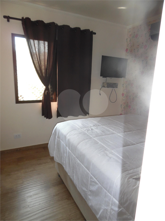 VENDE CASA DE 4 QUARTOS COM 2 SUÍTES, LAREIRA, 3 VAGAS DE GARAGEM NA VILA GUILHERME