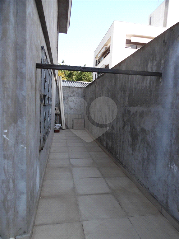 VENDE CASA DE 4 QUARTOS COM 2 SUÍTES, LAREIRA, 3 VAGAS DE GARAGEM NA VILA GUILHERME