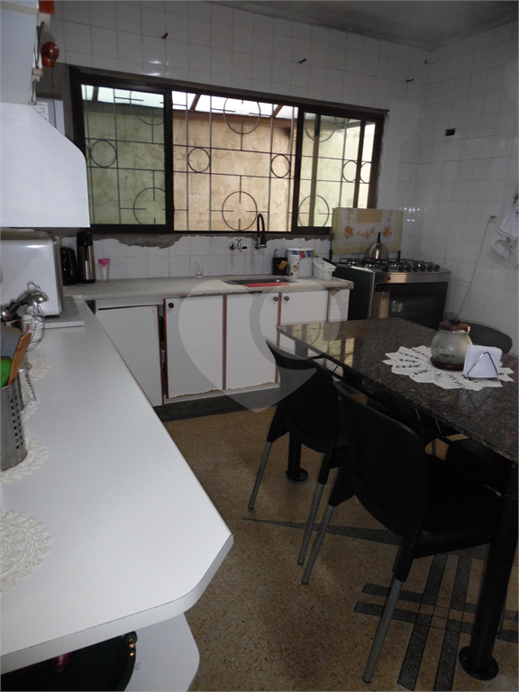 VENDE CASA DE 4 QUARTOS COM 2 SUÍTES, LAREIRA, 3 VAGAS DE GARAGEM NA VILA GUILHERME