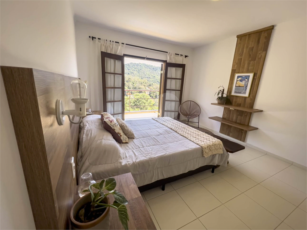 Casa de Condomínio à venda com 3 quartos, 280m² - Foto 16