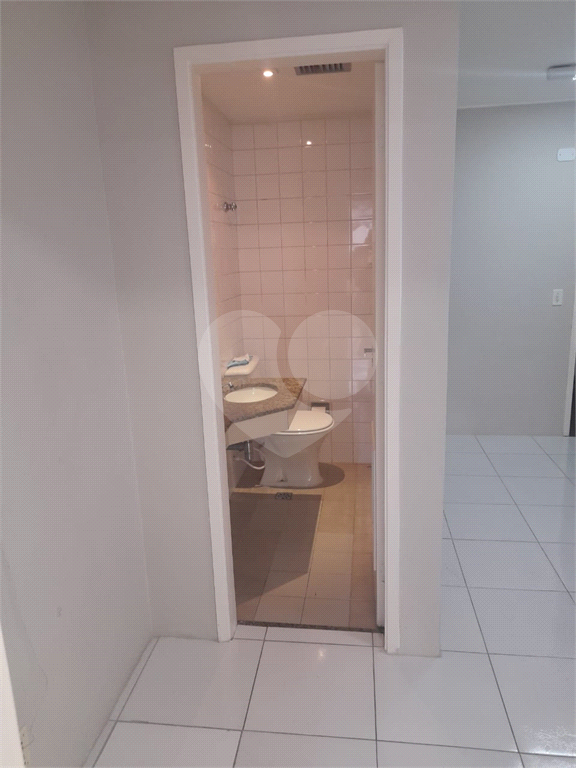Escritório/Sala Comercial em Higienópolis.