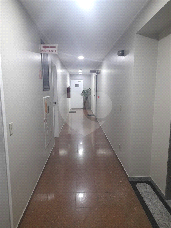 Escritório/Sala Comercial em Higienópolis.