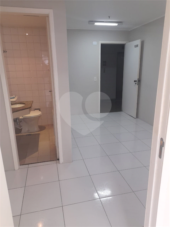 Escritório/Sala Comercial em Higienópolis.