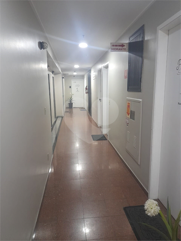 Escritório/Sala Comercial em Higienópolis.