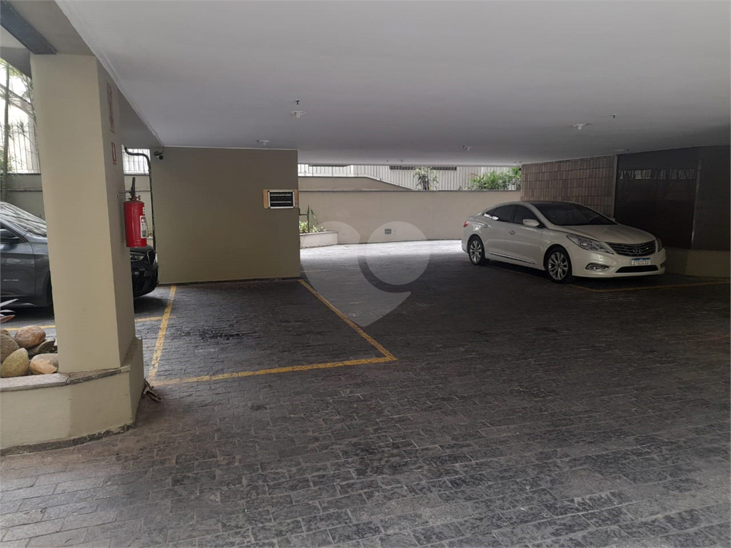 Escritório/Sala Comercial em Higienópolis.