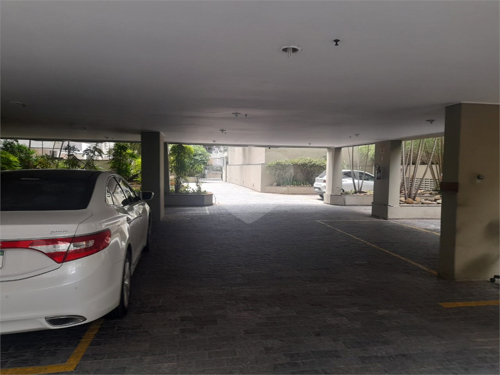 Escritório/Sala Comercial em Higienópolis.