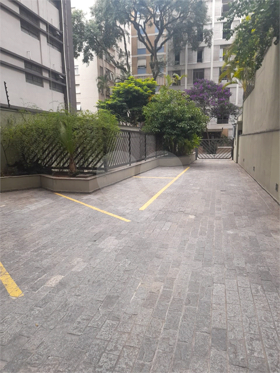 Escritório/Sala Comercial em Higienópolis.