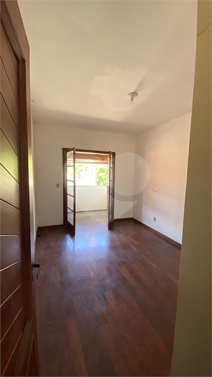 Casa à venda com 5 quartos, 174m² - Foto 18