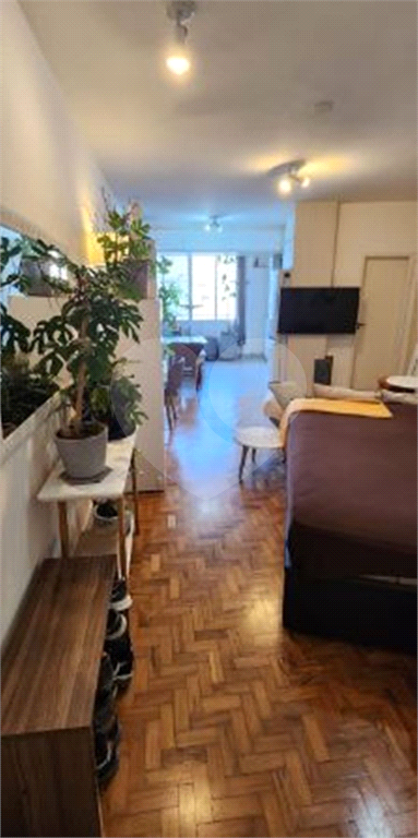 APARTAMENTO em CENTRO
