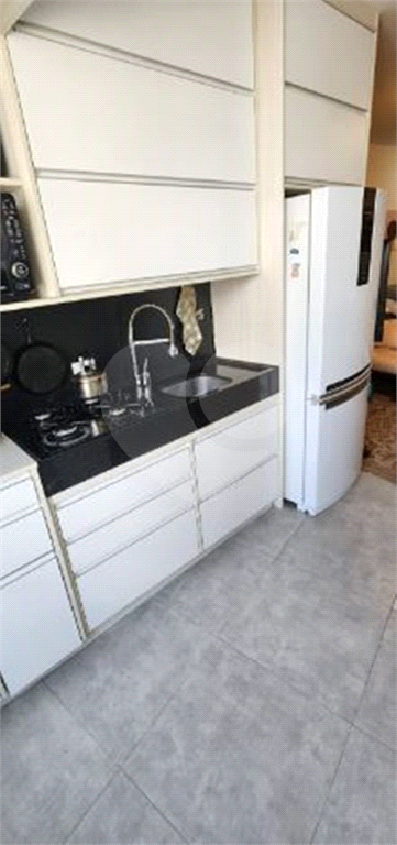 APARTAMENTO em CENTRO
