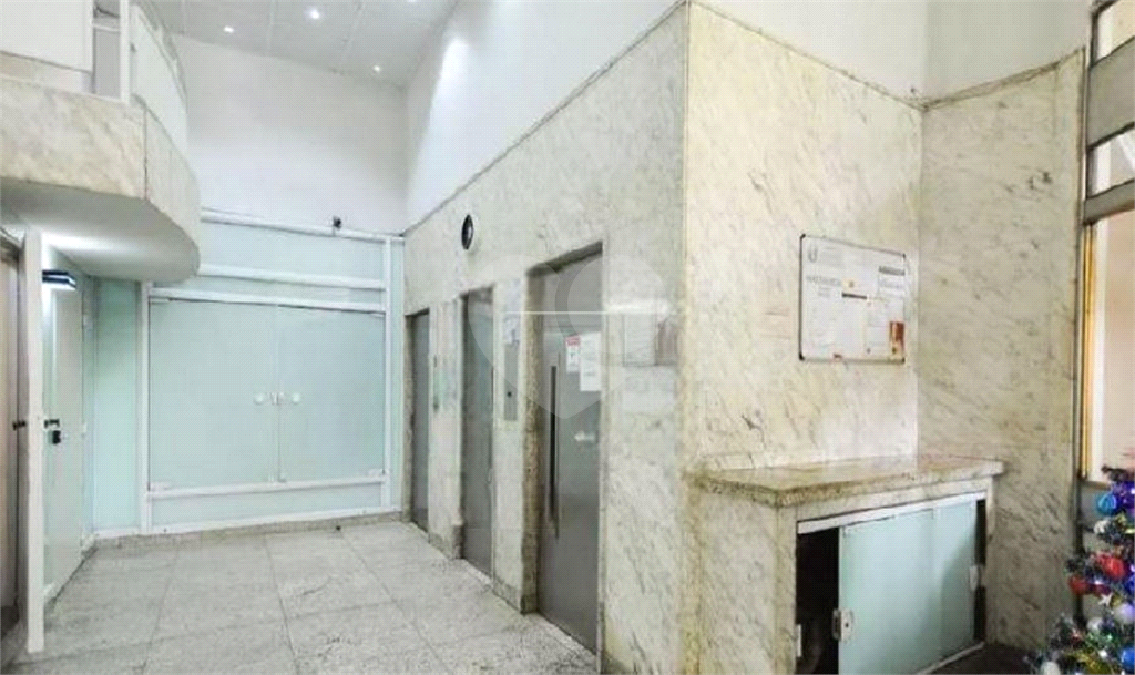 APARTAMENTO em CENTRO