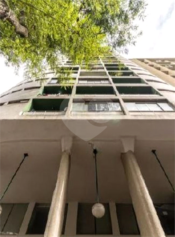 APARTAMENTO em CENTRO