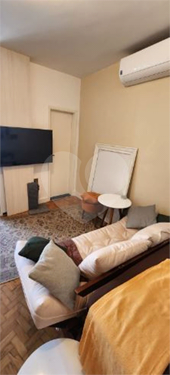 APARTAMENTO em CENTRO