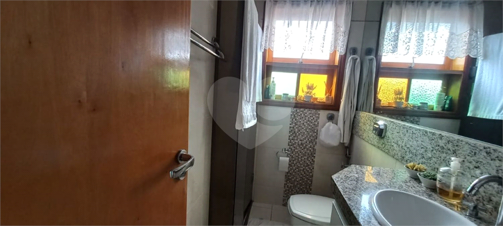 Casa de Condomínio à venda com 4 quartos, 223m² - Foto 16