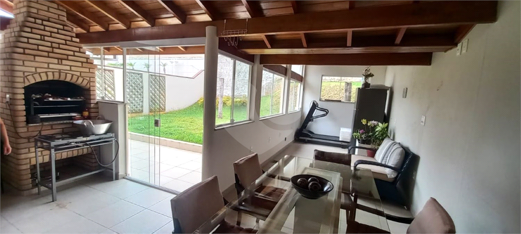 Casa de Condomínio à venda com 4 quartos, 223m² - Foto 25