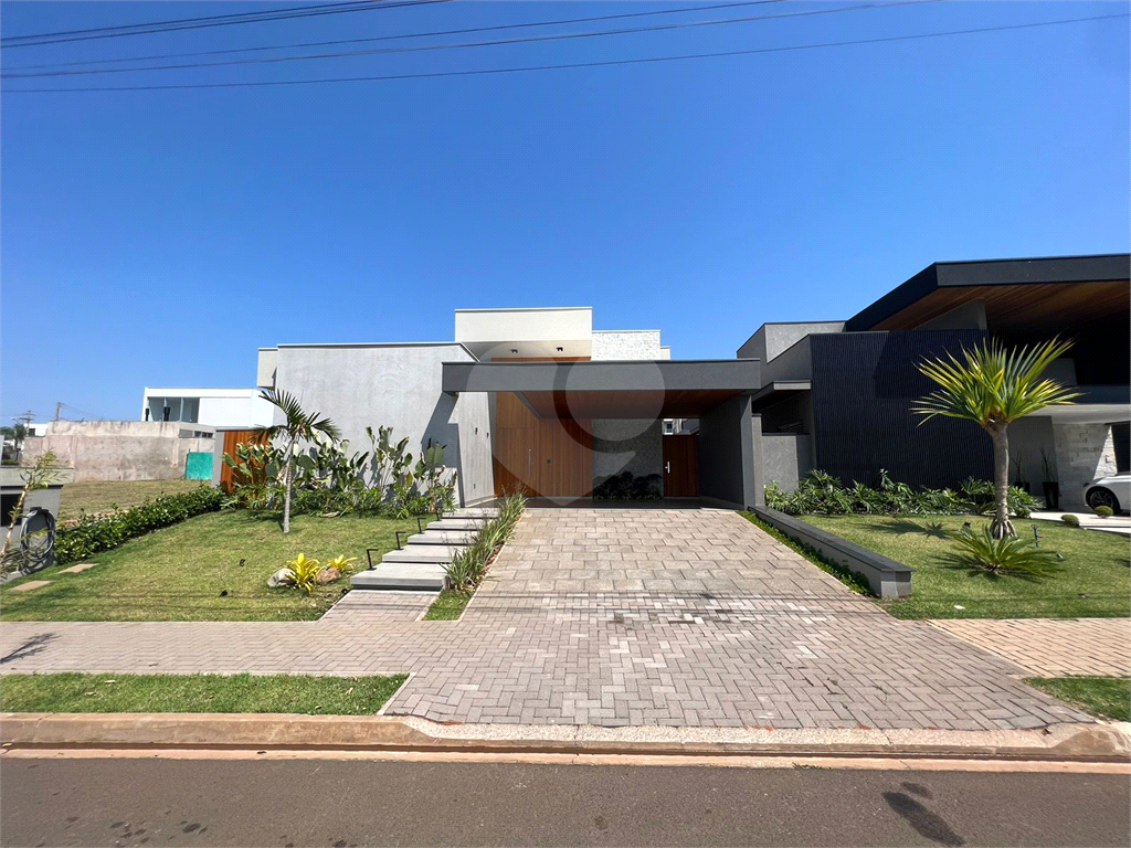 Casa de Condomínio à venda com 3 quartos, 211m² - Foto 2