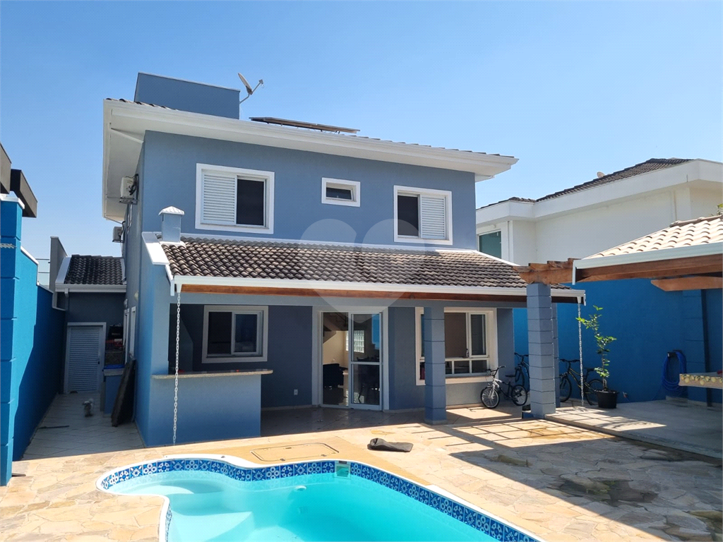 Casa de Condomínio à venda com 3 quartos, 252m² - Foto 1