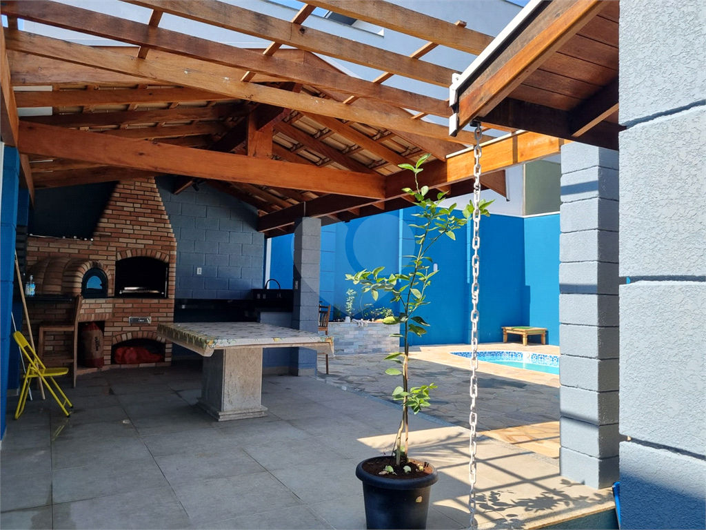 Casa de Condomínio à venda com 3 quartos, 252m² - Foto 4