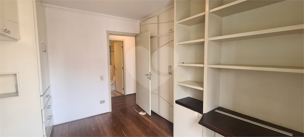 APARTAMENTO em MOEMA