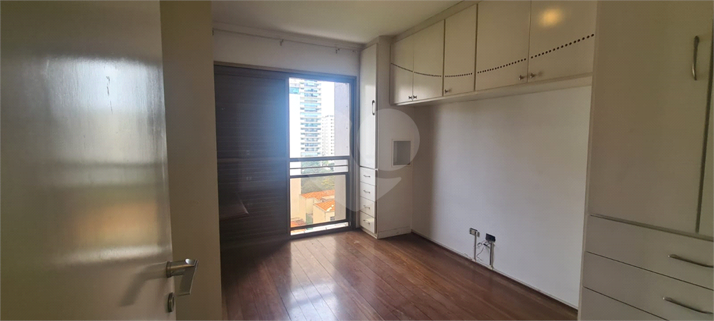 APARTAMENTO em MOEMA