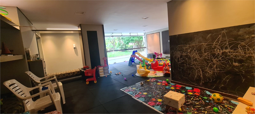 APARTAMENTO em MOEMA
