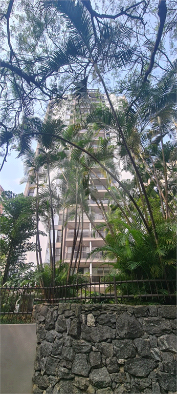 APARTAMENTO em MOEMA