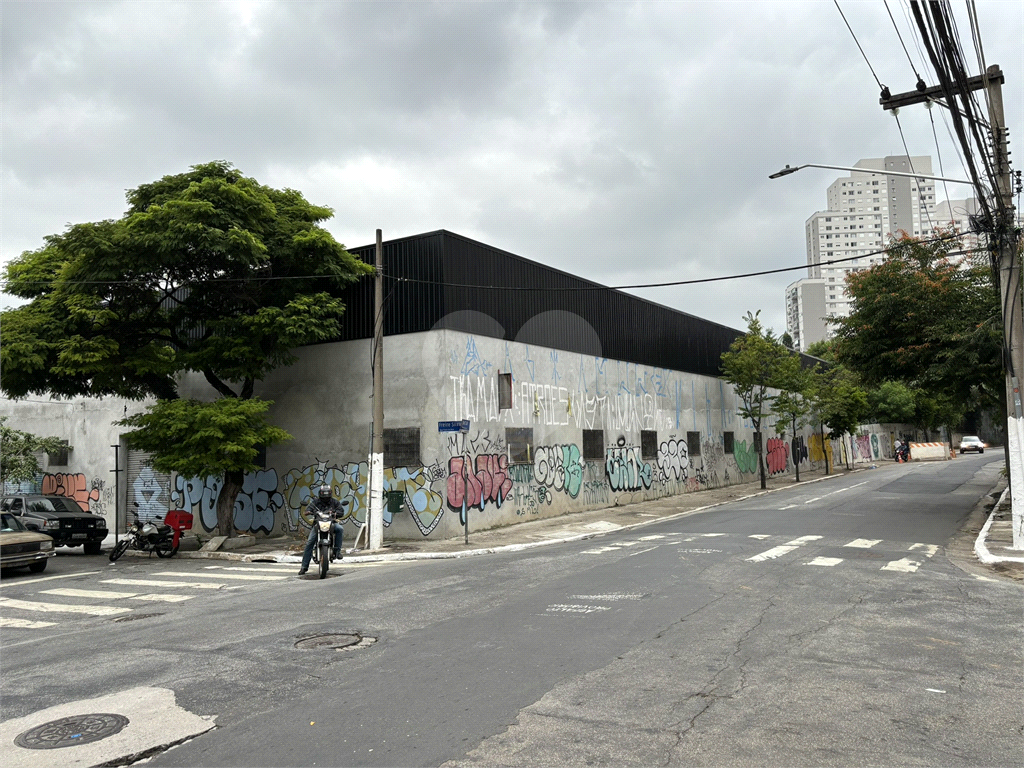 GALPÃO DE 3000M² NO CAMBUCI