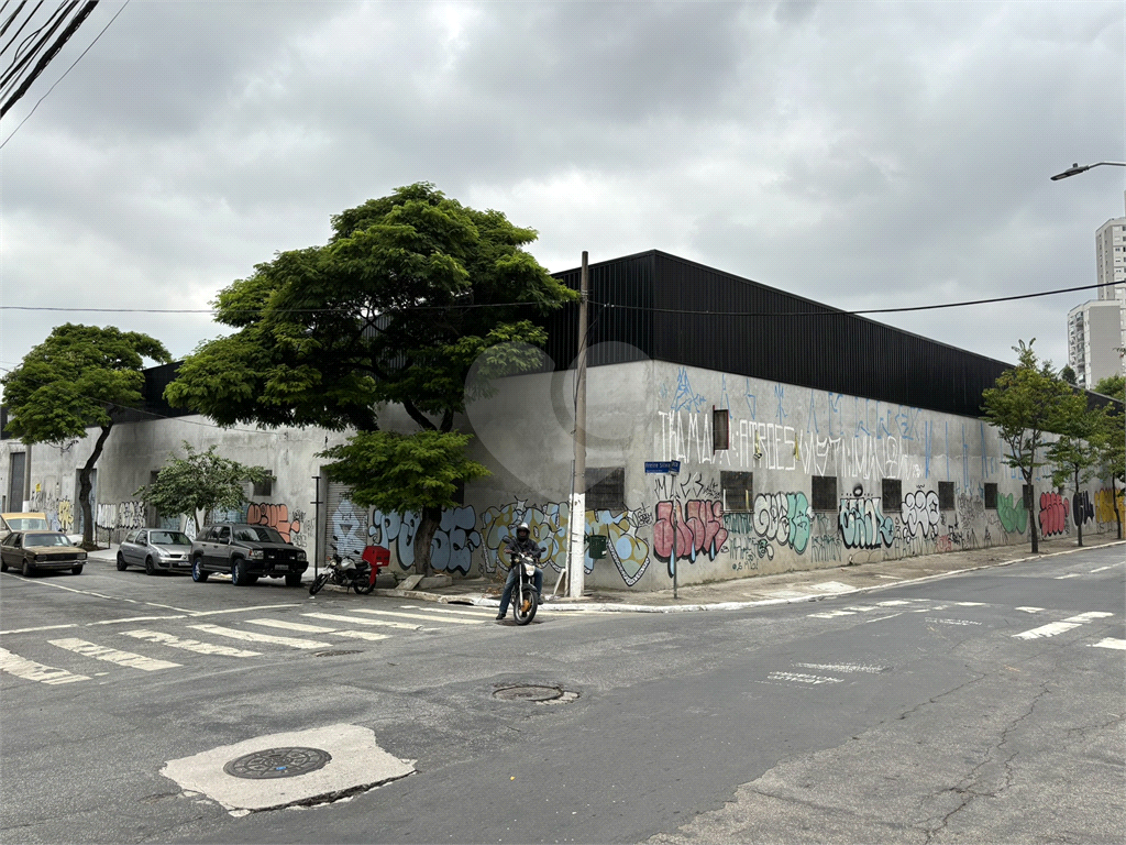 GALPÃO DE 3000M² NO CAMBUCI