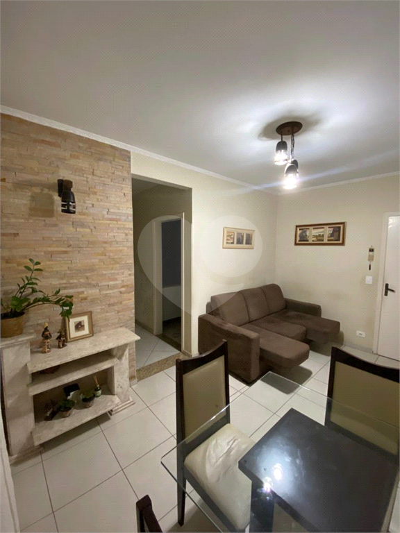 APARTAMENTO em PAULICÉIA