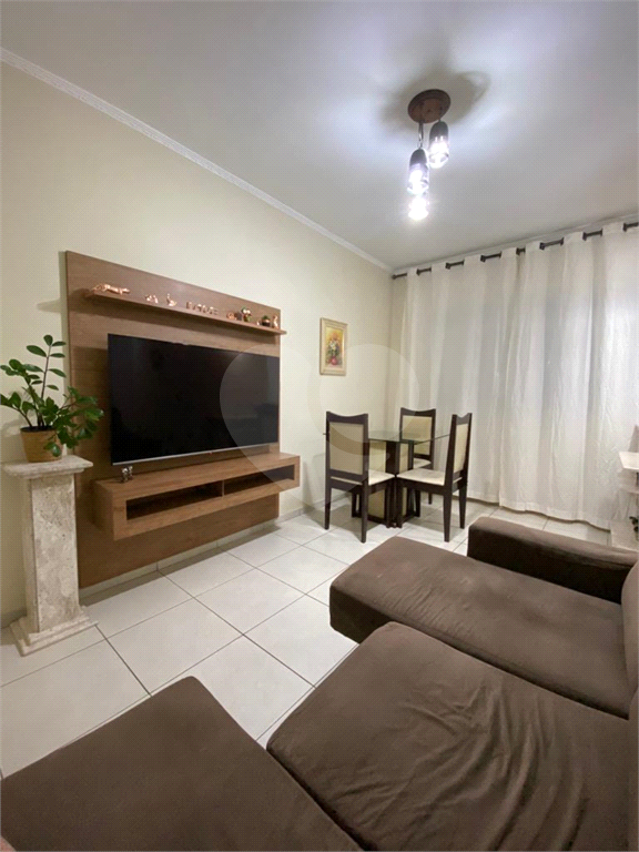 APARTAMENTO em PAULICÉIA