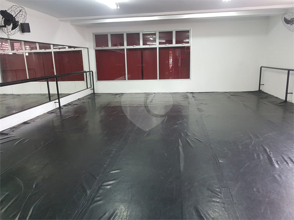 Prédio Comercial com 700m² de área construída