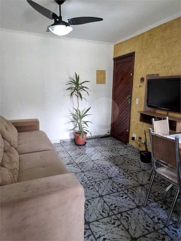 APARTAMENTO em PARQUE SANTO ANTÔNIO