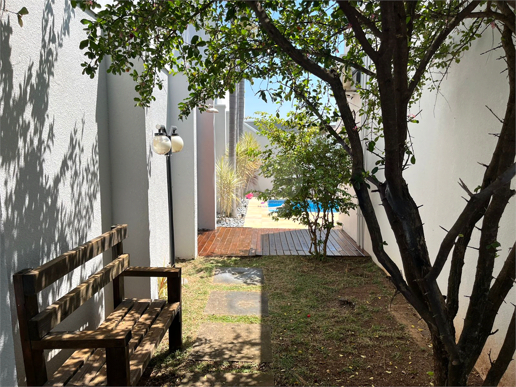 Casa de Condomínio à venda com 3 quartos, 219m² - Foto 37