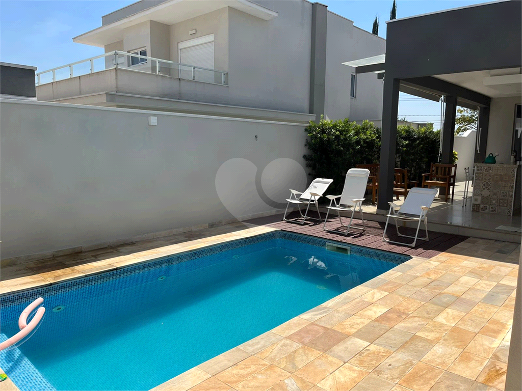 Casa de Condomínio à venda com 3 quartos, 219m² - Foto 2