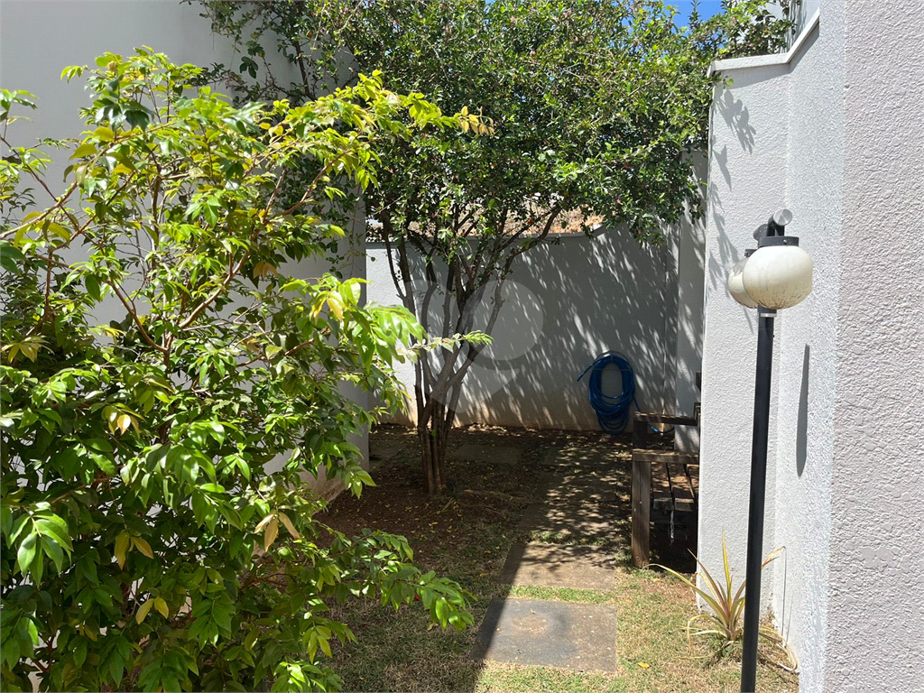 Casa de Condomínio à venda com 3 quartos, 219m² - Foto 17