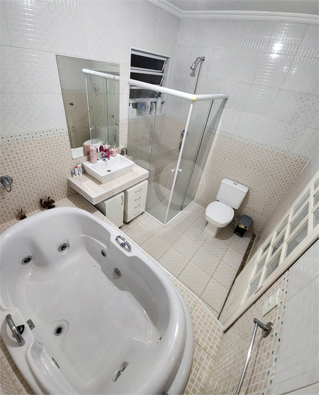 Casa a Venda em SBC-250 m2-3 dormitórios
