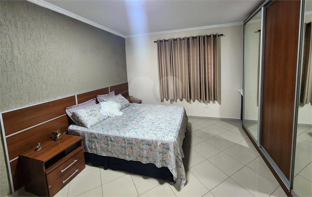 Casa a Venda em SBC-250 m2-3 dormitórios