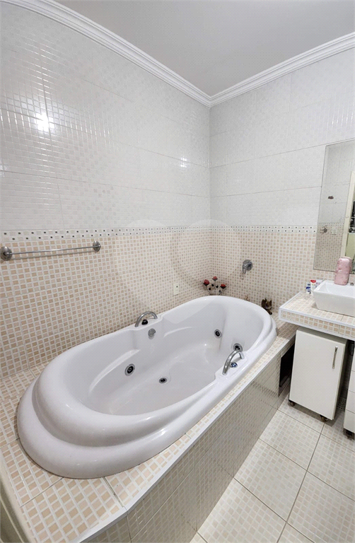Casa a Venda em SBC-250 m2-3 dormitórios