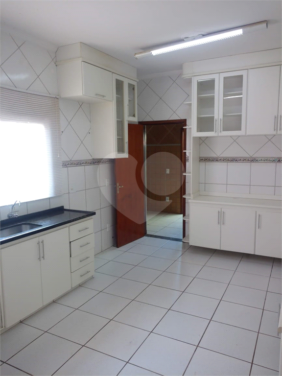 Sobrado à venda com 4 quartos, 329m² - Foto 2