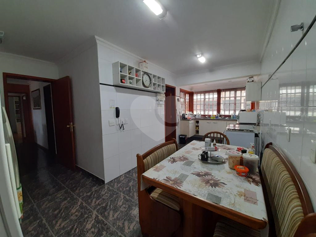 Apartamento à venda com 3 quartos, 170m² - Foto 16