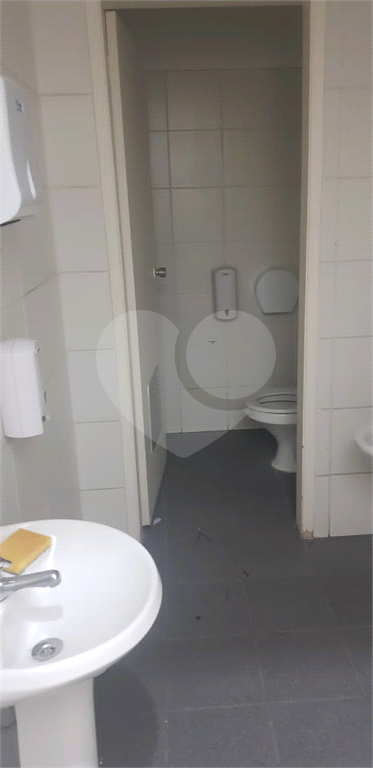 PRÉDIO  COMERCIAL DE 3 ANDARES EM PINHEIROS 