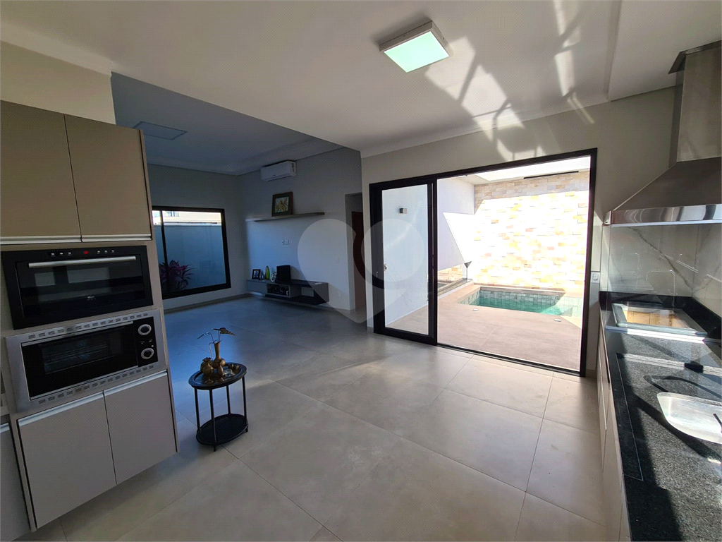Casa para alugar com 3 quartos, 180m² - Foto 1