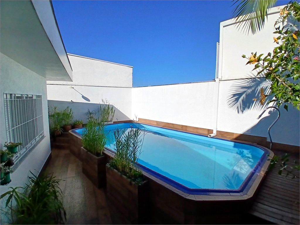 Casa térrea com piscina no bairro Palmas do Tremembé!
